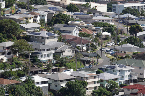 Oahu home  prices  remained  stable  in October