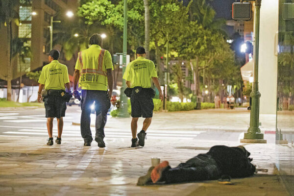 Overnight ambassadors help reduce Waikiki homelessness