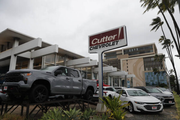 Hawaii automobile sales plunge as owners hang on to vehicles