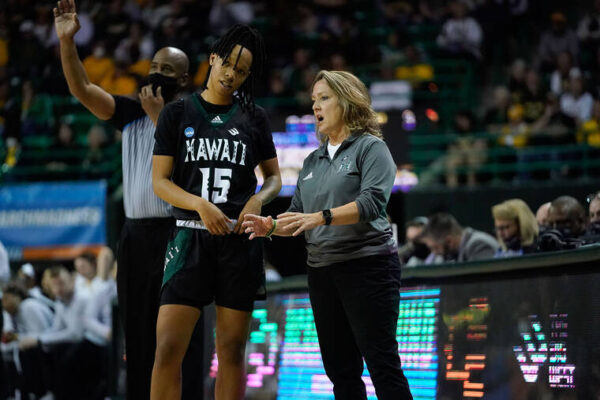 UH women’s hoops signs 5 for 2025-26